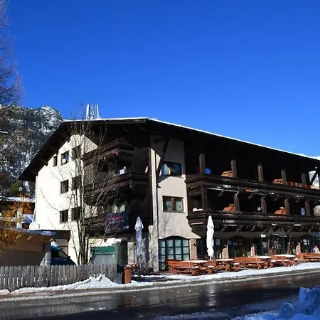Waidach Zentrum 1 *